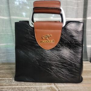 Jingpindaishu Leather Bag New  With Metal Handles & Comes With Shoulder Srap
